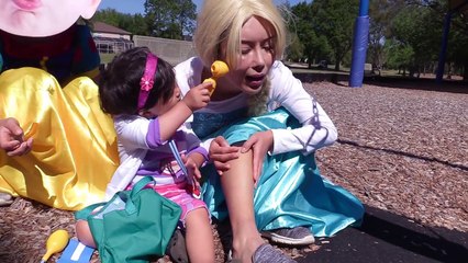 Frozen Elsa Injured at Playground w_ Snow White Baby, Doctor Mcstuffin, Fireman baby-BlLZQSq39jQ