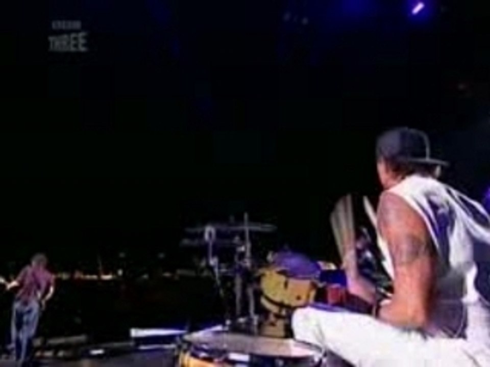 Red Hot Chili Peppers - Scar tissue Live Reading 2007
