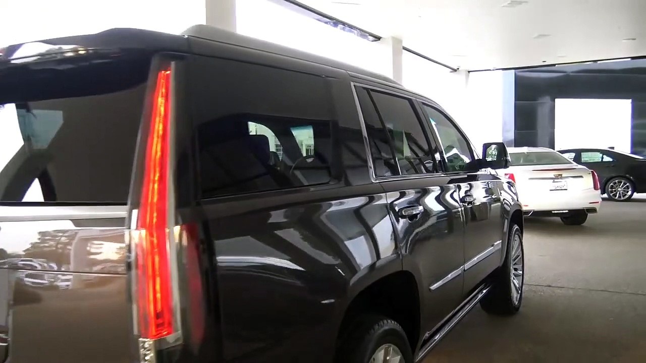 2017 Cadillac Escalade Platinum 6.2 L V8 Walkaround-Xwr