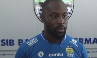Carlton Cole Resmi Berseragam Persib Bandung