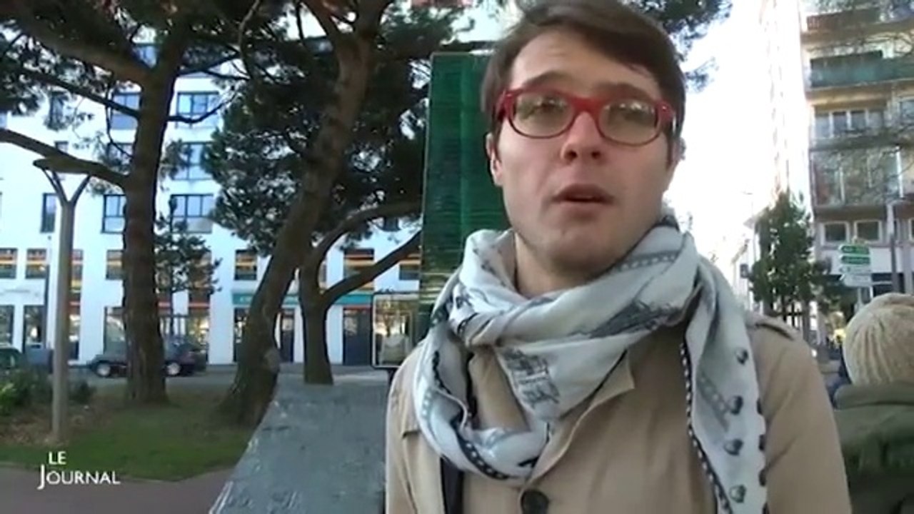 La Roche-sur-Yon  - Visite tactile pour les malvoyants-zd70XD