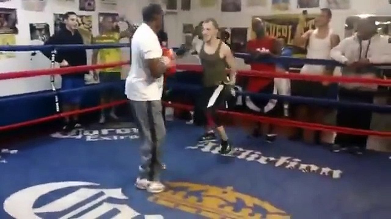 Le père de Floyd Mayweathers affronte Charlie Z...