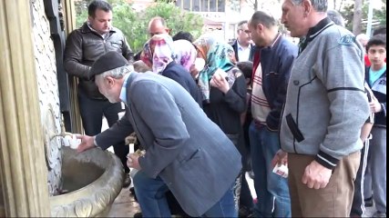 Çeşmeden Su Yerine Şerbet Aktı