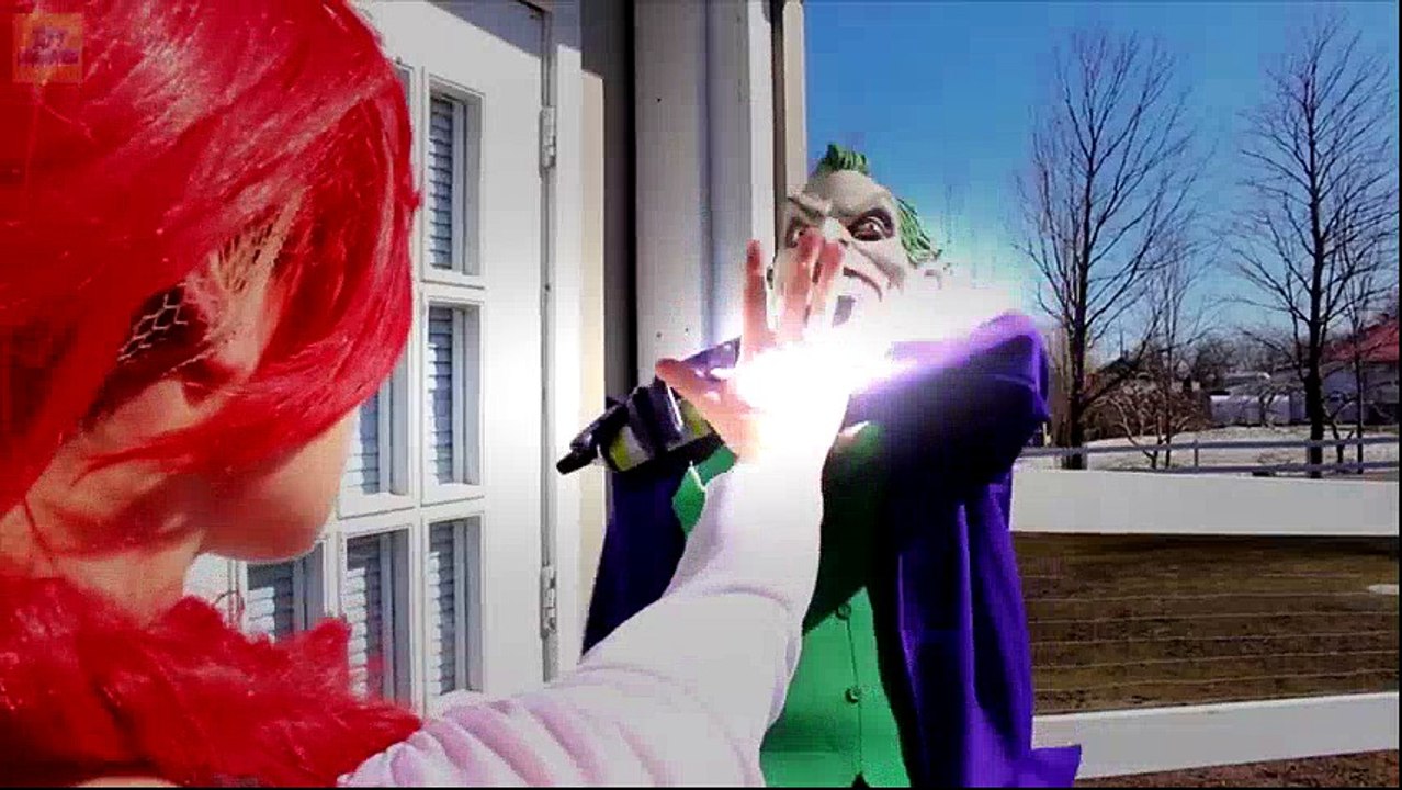 Frozen Elsa Gets Rainbow Hair! w/ Spiderman Pink Spidergirl, Candy Prank & Joker! Funny Superheroes