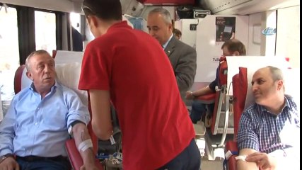 Ali Ağaoğlu'ndan Kızılaya Büyük Destek