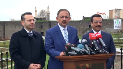 Diyarbakır Çevre ve Şehircilik Bakanı Özhaseki, Diyarbakır'da