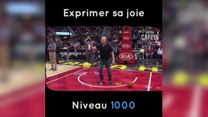 Ce fan des Hawks devient hystérique après son dunk, c'est communicatif !