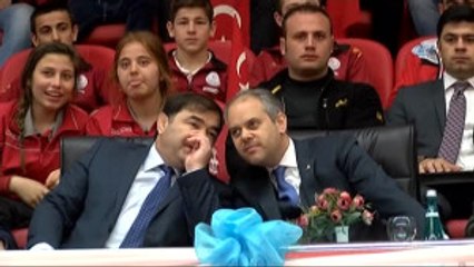 Bakan Kılıç, Genç Güreşçileri Ödüllendirdi