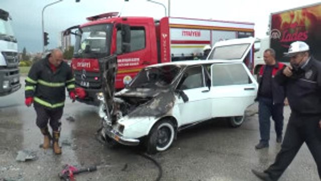 Hasta Taşıyan Ambulans Otomobille Çarpıştı: 4 Yaralı