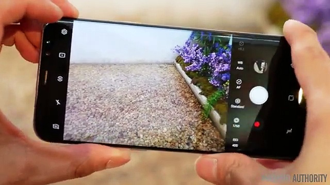 Samsung Galaxy S8 Plus vs Apple iPhone 7 Plus Quick Look