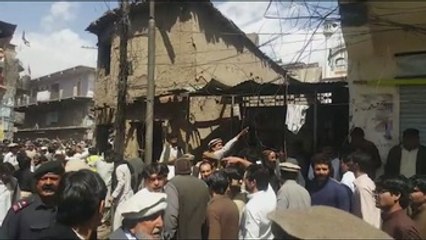 Se eleva a 22 el número de muertos en atentado en mezquita chií paquistaní