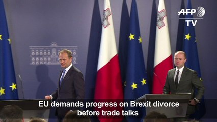 EU demands progress on Brexit divorce before trade talks