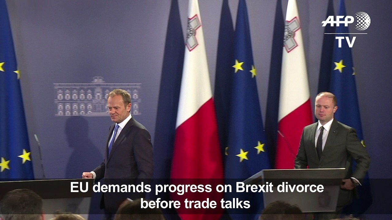 EU demands progress on Brexit divorce before trade talks
