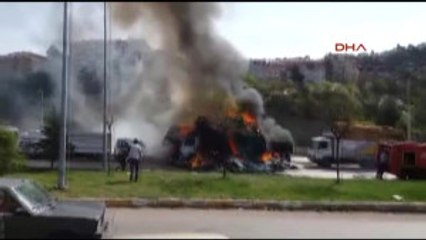 Karabük'te Saman Yüklü Kamyon ve Vinç Yandı