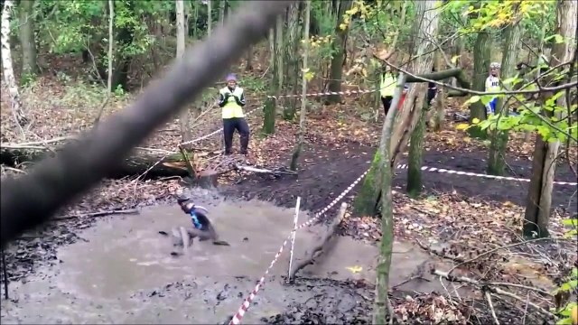 Ce VTTiste a décidé de prendre un petit bain de boue