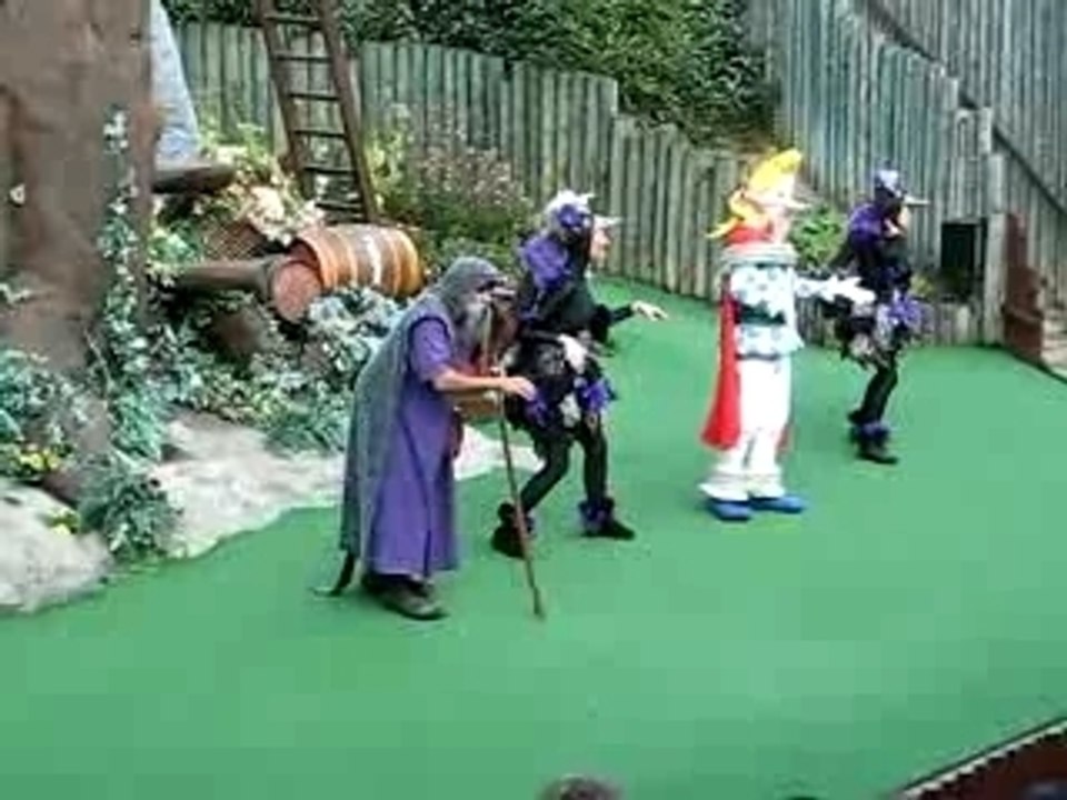 Spectacle "Assurance Fou Rires" Parc ASTERIX 2007 - Partie 1