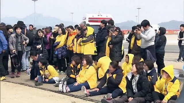 Corée du Sud : trois ans après le naufrage du Sewol , l'épave du ferry est de retour à terre