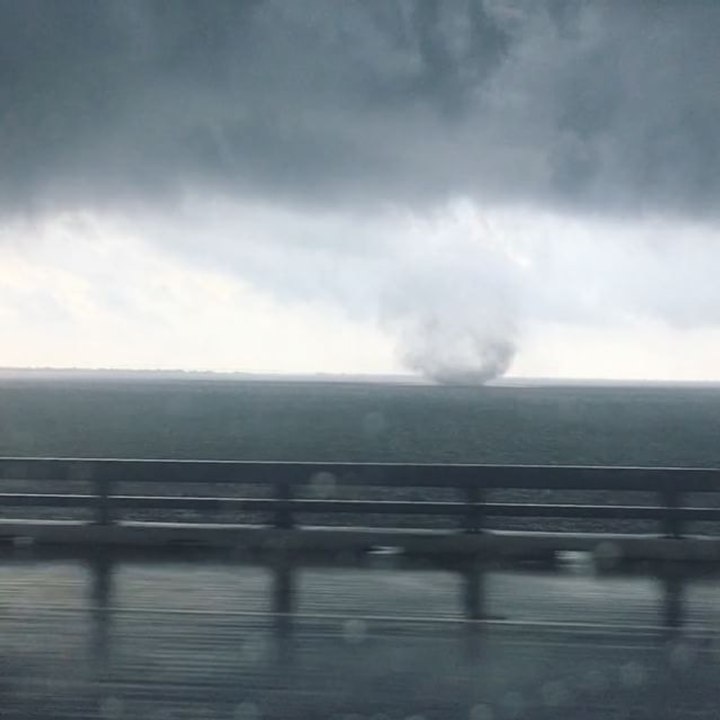 Huge Waterspout Swirls Across Lake Pontchartrain