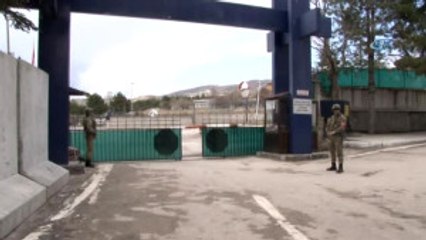 Vali Zorluoğlu'ndan Şehit Yüzbaşının Taburuna Ziyaret