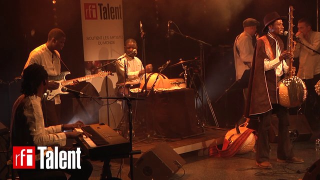 Abou Diarra joue Tunga en concert au Hangar Ivry