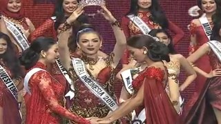 Puteri Indonesia 2017 Bunga Jelitha Ibrani - Crowning Moment