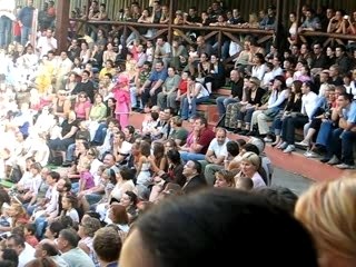 Spectacle "Assurance Fou Rires" parc ASTERIX 2007-partie 2