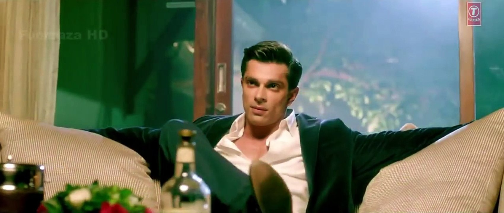 Romantic hindi song(1)