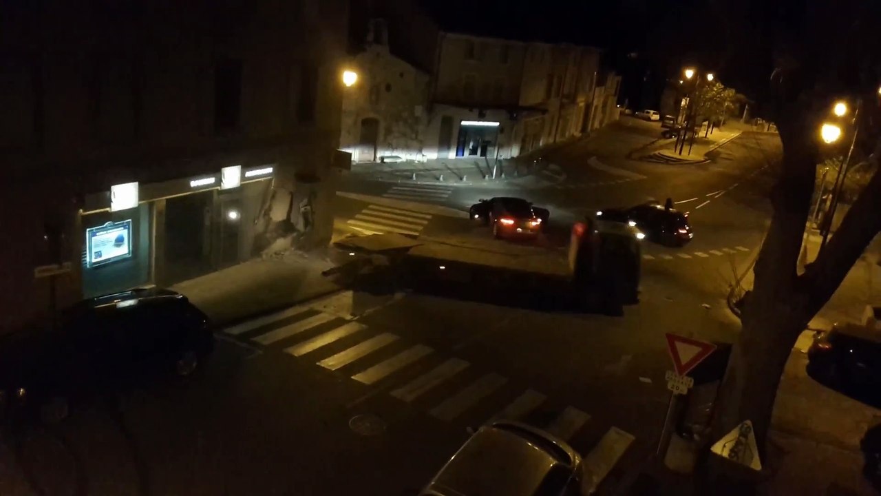 Des braqueurs attaque une  banque au Camion bélier