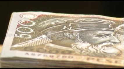 Ora News – Në vitin 2016, bankat shtrënguan kreditë