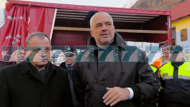 RAMA “SHTETI NE KEMBE PER TE NDIHMUAR BANORET” - News, Lajme - Kanali 9