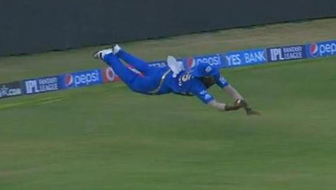 SUPER HUMAN Catches That Should be SIX !! Cricket Topic l Wold Cricket