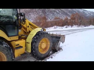 Emergjencat: Shpërndarja e ndihmave me helikopter në veri - Top Channel Albania - News - Lajme