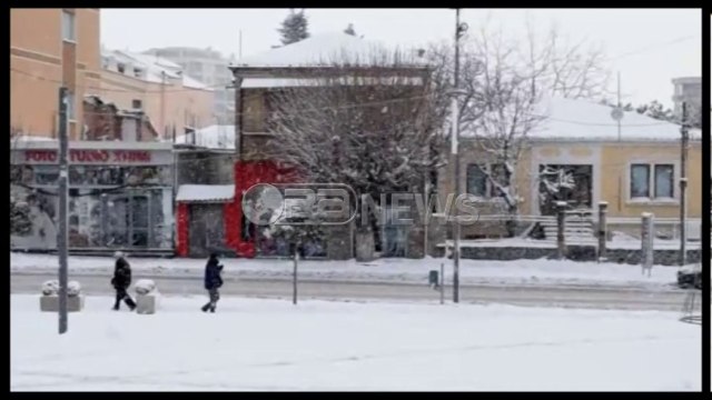 Moti i keq - Korça zgjohet me reshje të dendura dëbore