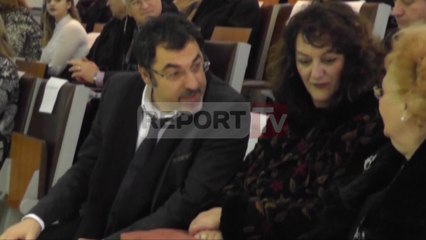 Report TV - Agron Fico merr titullin ‘Honoris Causa’ nga Universiteti 'Eqrem Çabej'