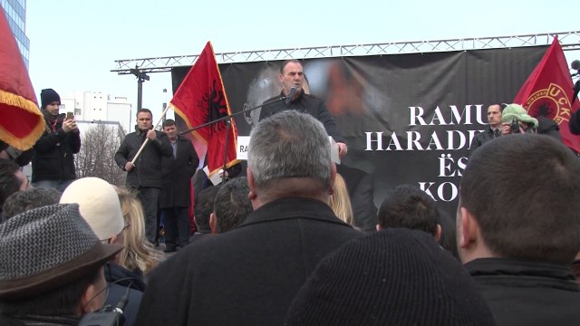 MIJERA QYTETARE TE KOSOVES NE PROTESTE KU KERKUAN LIRIMIN E ISH KRYEMINISTRIT RAMUSH HARADINAJ LAJM