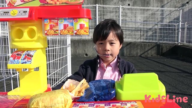 ドライブスルー ハンバーガー屋さんごっこ マクドナルドを食べました こうくんねみちゃん Drive through hamburgers shop