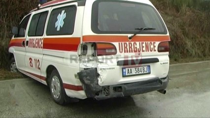 Report TV - Ballsh, aksidentohet ambulanca që po transportonte 3 pacientë