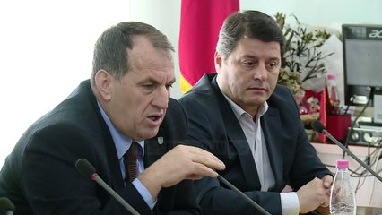 Dëshmitari këndon himnin dhe akuzon Nokën për përgjime - Top Channel Albania - News - Lajme