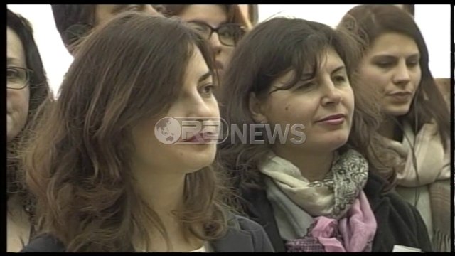 Ora News – Hapen dosjet e sigurimit të shtetit, nis me Musine Kokalarin