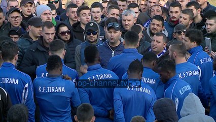Tifozi “zbor” lojtarëve të Tiranës  - Top Channel Albania - News - Lajme