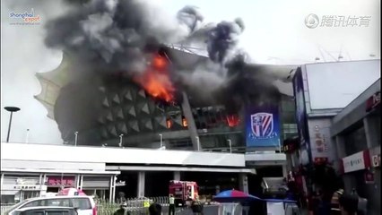un stade en feu en chine
