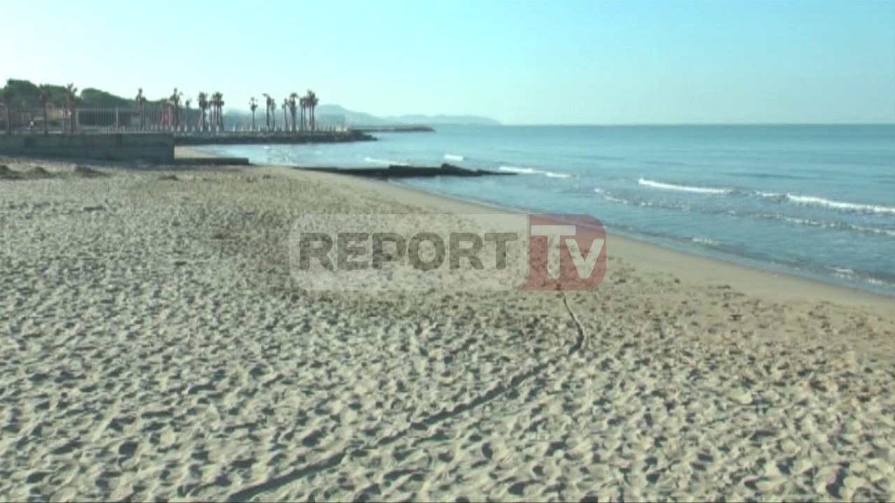 Report TV - Golem, gjendet i pajetë një 70-vjeçar, dallgët e nxorën në breg