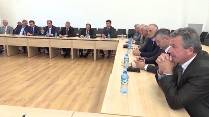 Report TV - Përçahet opozita, 6 aleatë braktisin Bashën para zgjedhjeve