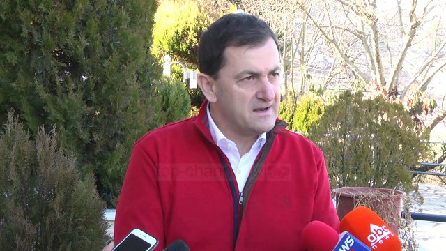 Tavo: Policia dëmton LSI, po ndërhyn në zonat minoritare - Top Channel Albania - News - Lajme