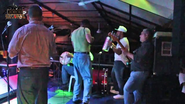 Julio El Rompe Piso - Fiesta en Tours y Gissel (Casa Llena) En Jarabacoa#Comparte Si te Gusta, Muchas Gracias ☺ Por el Apoyo ☺ - Julio El Rompe Piso