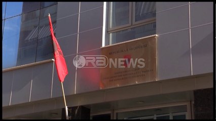 Ora News – 600 gjyqtarë e prokurorë deklarojnë formularët e vettingut