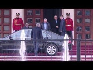 Shkarkohet ministri Manjani - Top Channel Albania - News - Lajme