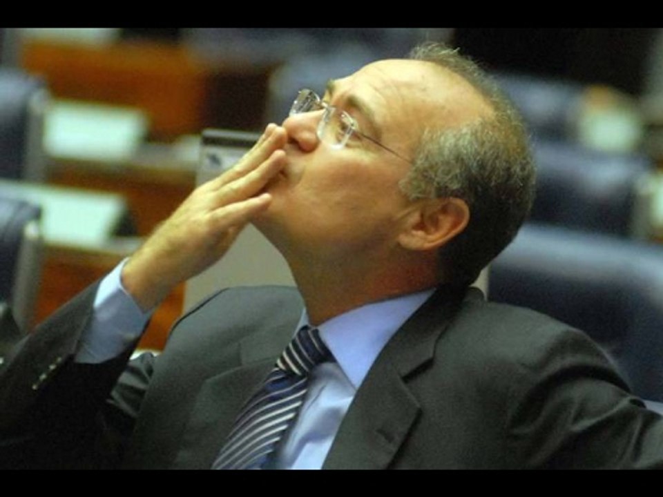 Renan ainda manda?