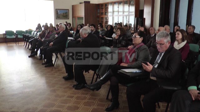 Report TV - Arkeologët e rajonit për herë të parë në Tiranë, debat për Ilirët