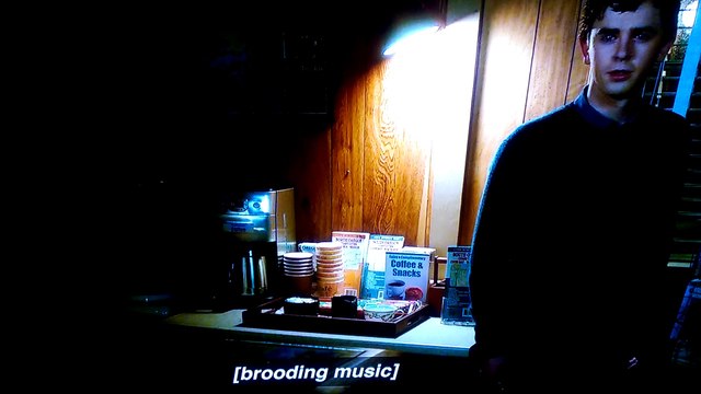 Vera Farmiga as Norma Louise Bates Freddie Highmore as Norman Bates S5x6